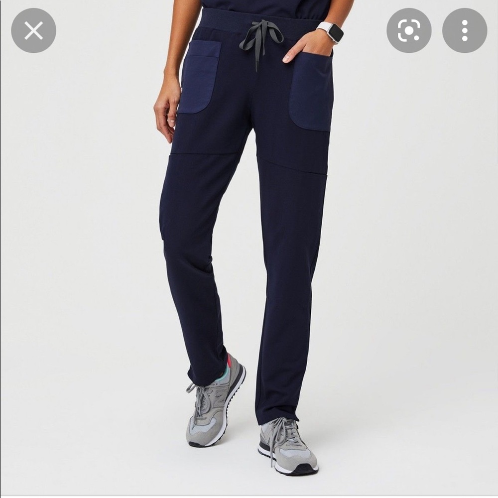 Women’s Figs Navy Mundri Pant in Size S